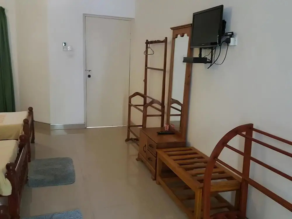 Wood Side Tour Inn