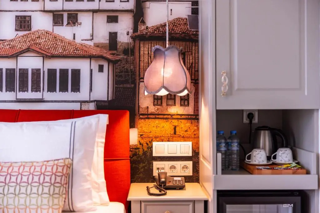 9 Doors Hotel