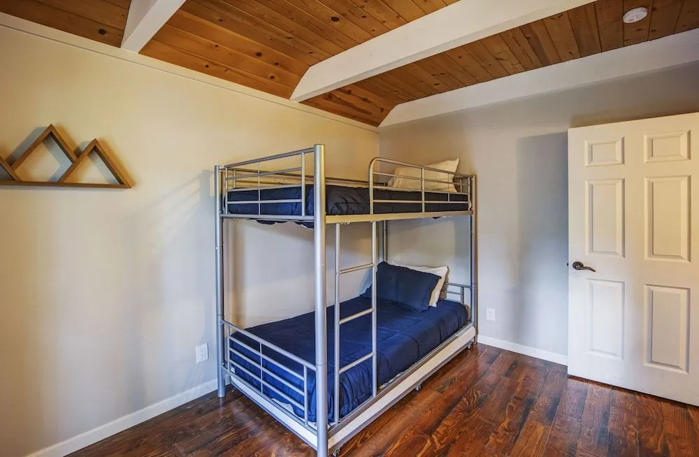 Serene Tahoe Cabin