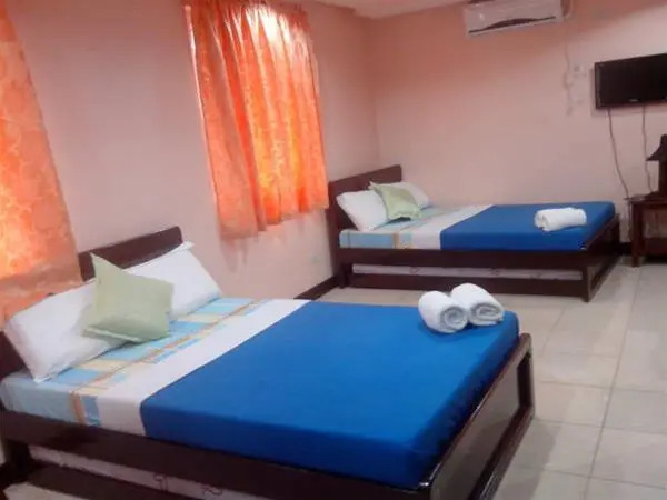 Rooms R Us - Voyagers Palace