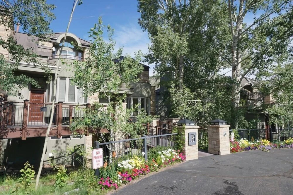 381 Ridge Rd #C1