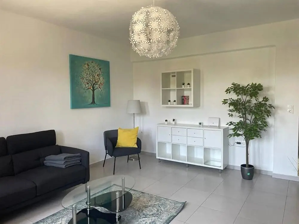 Apt - Sleeps 5 - Pets Ok - Balcony - Parking