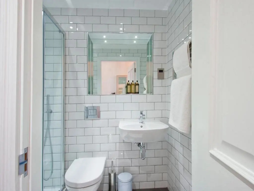 W12 Rooms