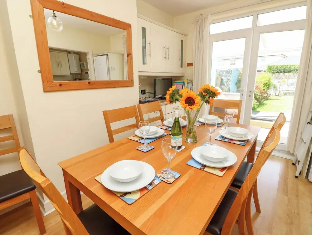 32 Cranleigh Close