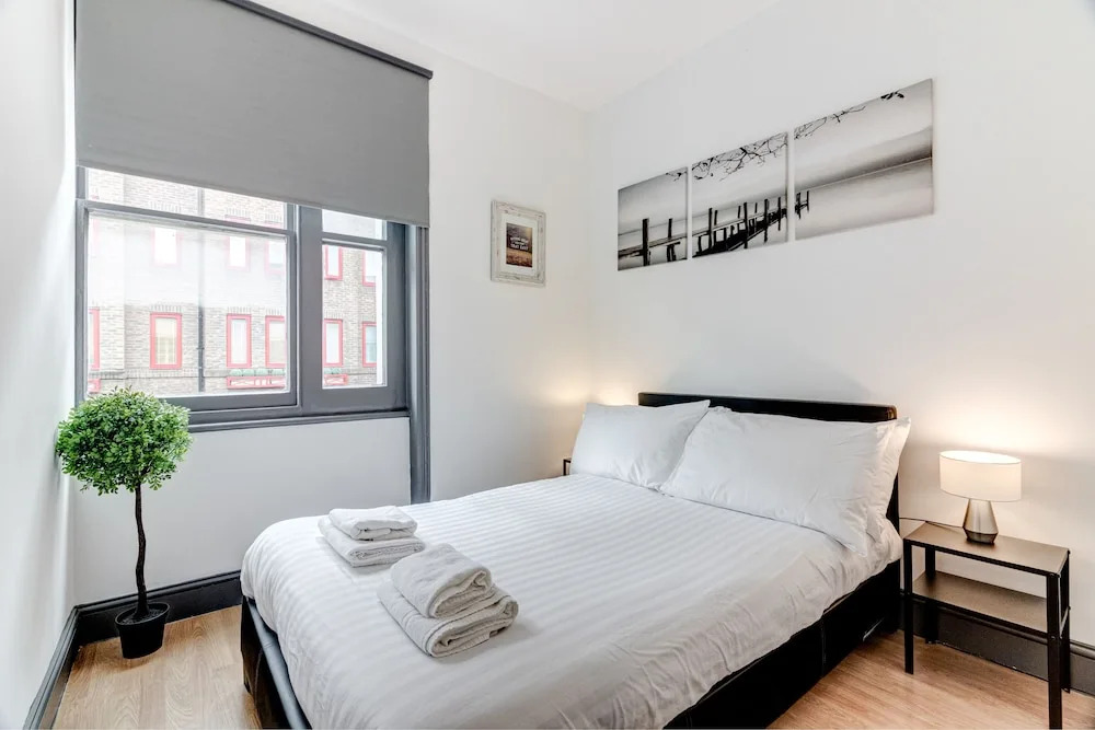 2 Bedroom Apartment 1st Floor Central London