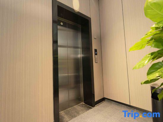 Dali Xiabing Xinju Villa Designer Homestay (Dali High-speed Rail Station Erhai Branch)