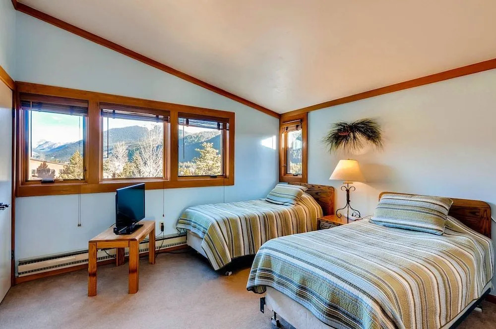 Tennis Townhome 1307