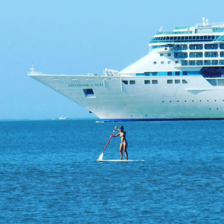 CASA AZUL Primera linea mar I Playa Mansa Parada 10 Edificio Isla de Gorriti