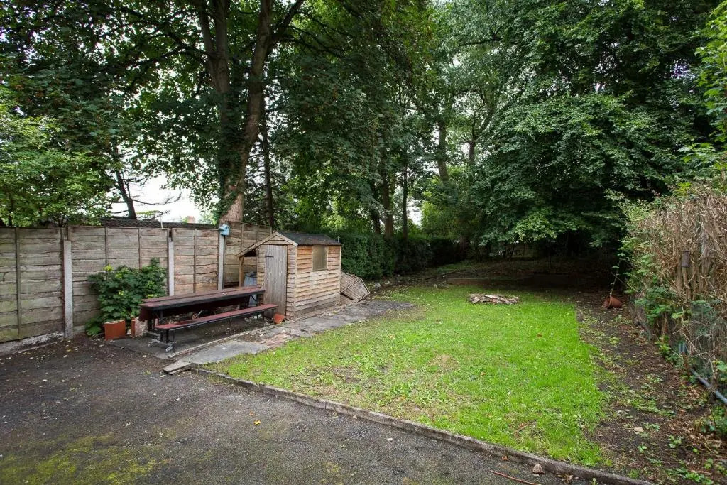 36B Burton Road