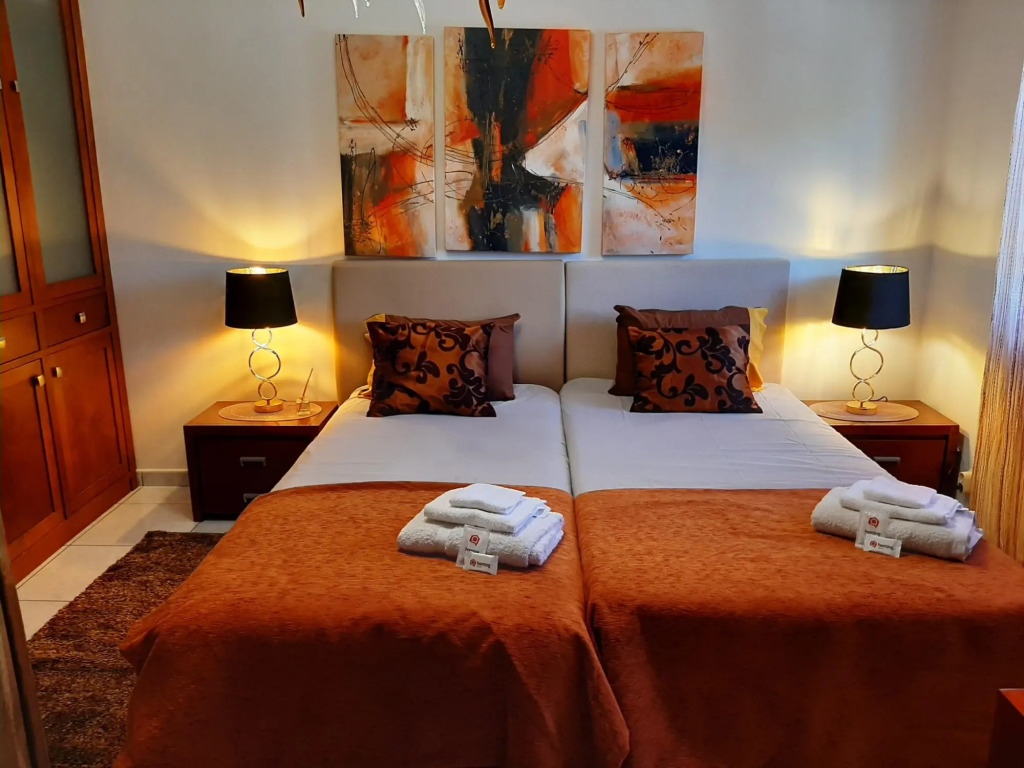 Faro Airport Flat 3 by Homing
