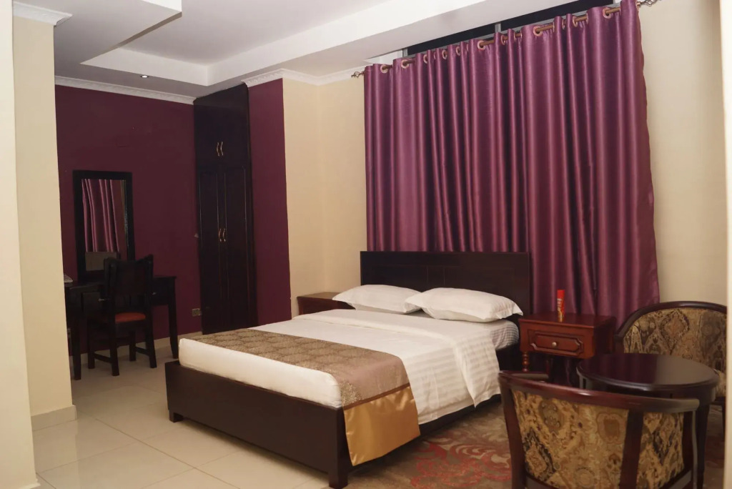 Diamonds Hotel