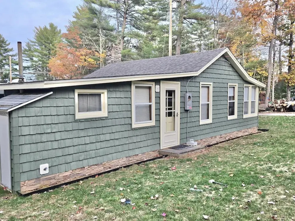 Swallow - Limit 4 2 Bedroom Cottage by RedAwning
