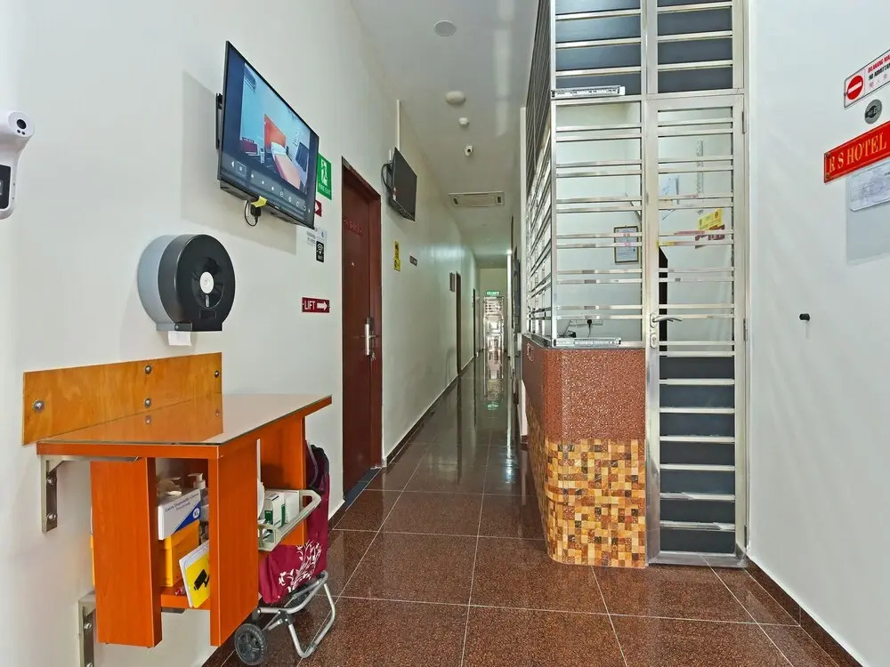 Super OYO Capital O 90687 Rs Hotel