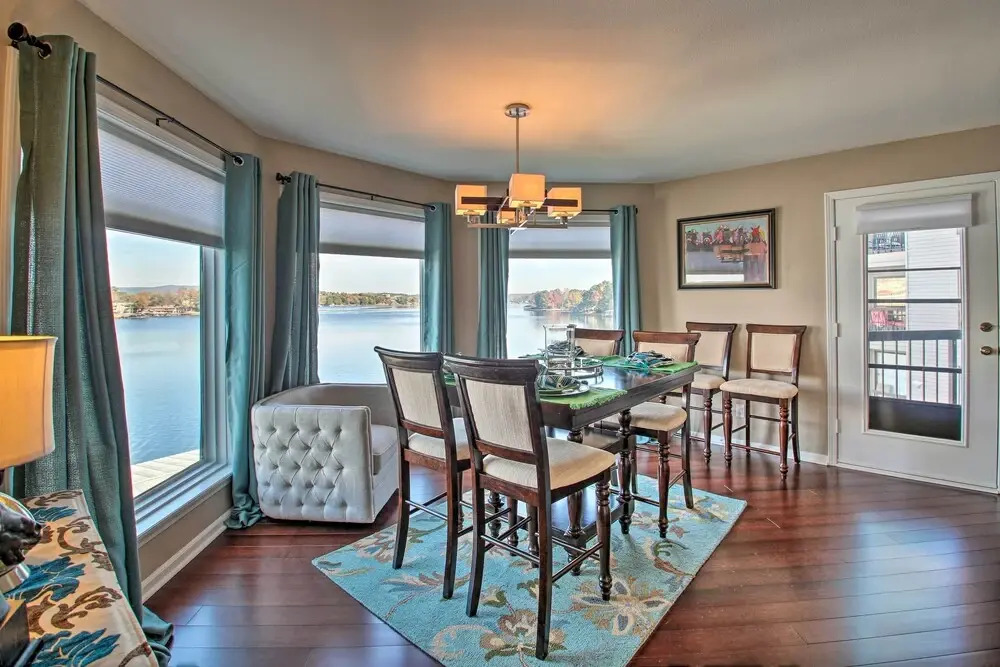Walk to Lake Hamilton: 'to-do' Home w/ Pool Access