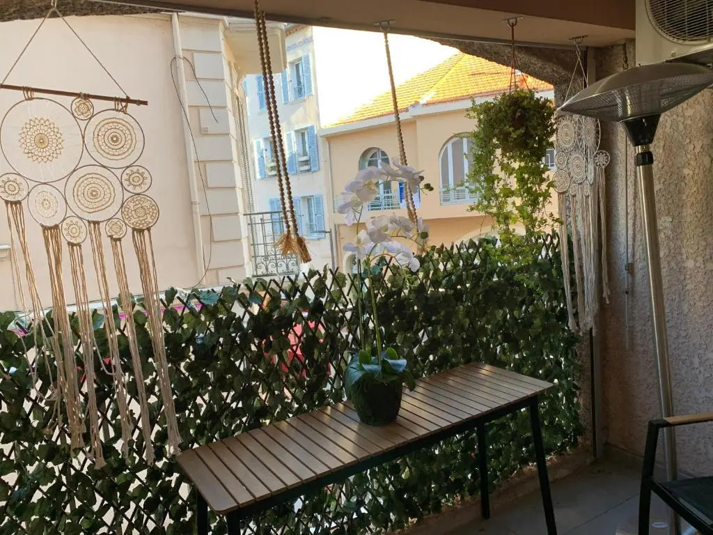Studio tt confort coeur ville avec terrasse et parking gratuit
