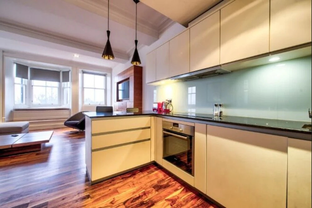 Amazing views! North Bank Street Luxury Apartment