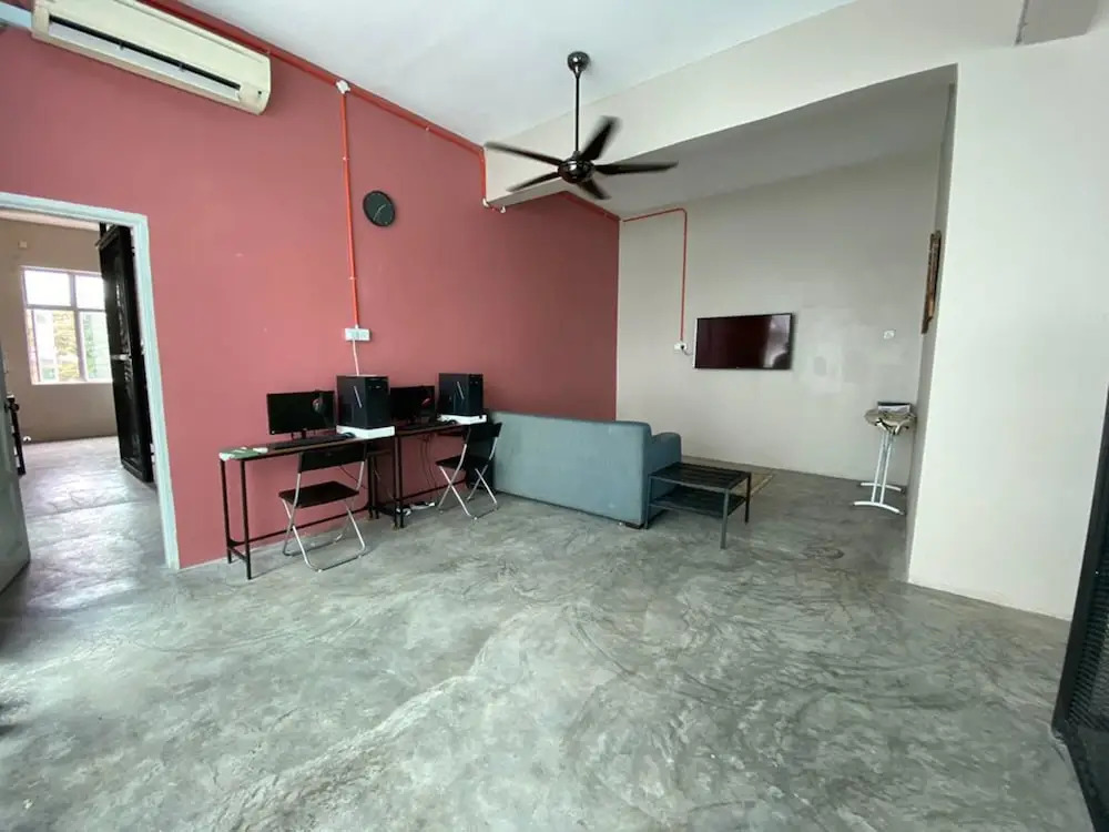 DWJ Backpacker Hostel