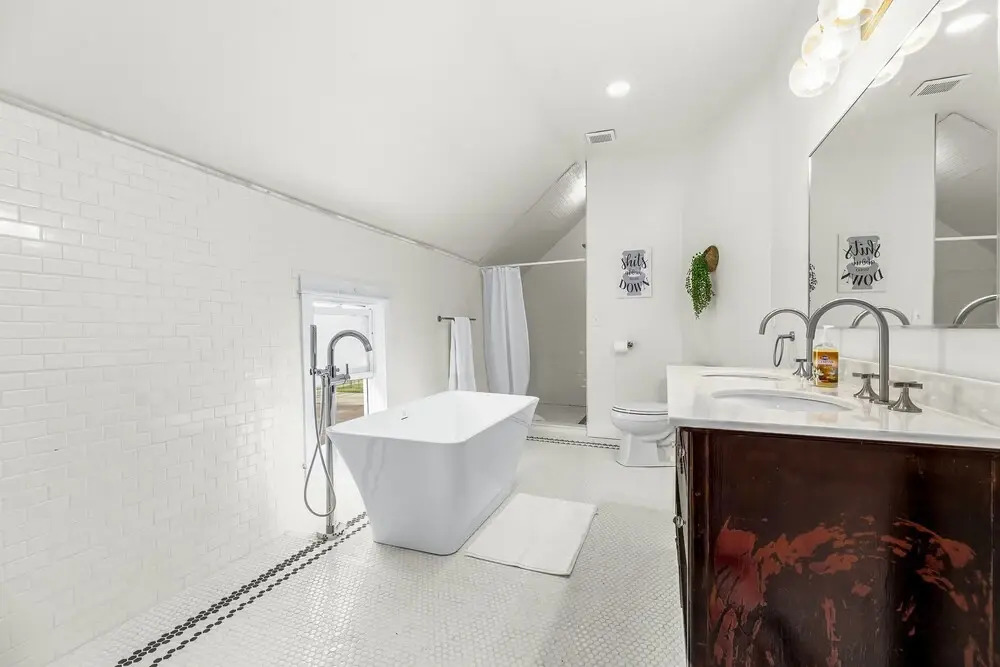 Gorgeous West Village Stunner 5 Bedroom Home by RedAwning