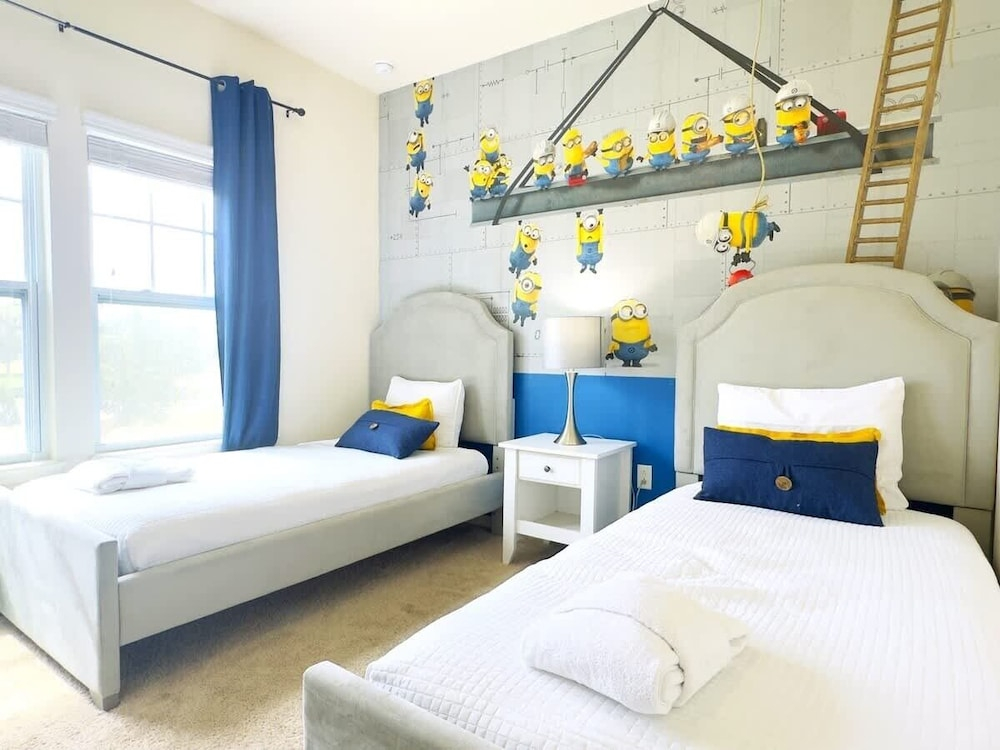 Minions Themed 4 bedrooms Home Near Disney Sleeps 10 4 Townhouse