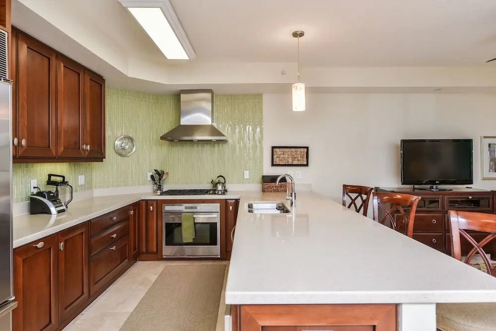 An Upscale Villa in the heart of Siesta Key on Beach Road
