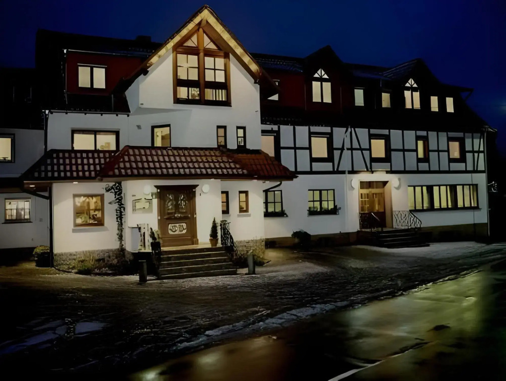 Deutsches Haus Hotel Restaurant Gastwirtschaft Biergarten am Radweg Bermuthshain