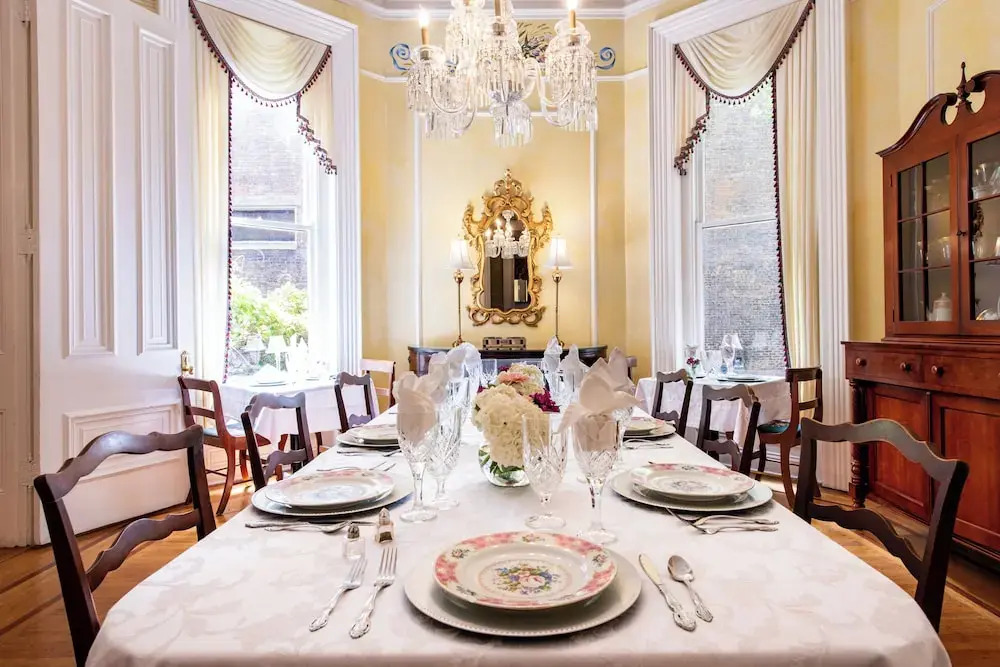 DuPont Mansion Bed & Breakfast