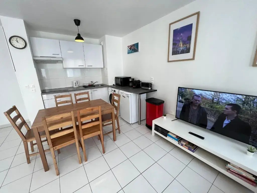 DISNEYLAND PARKS 1,4 Km - Family Suite Apartment - 6 persons maximum