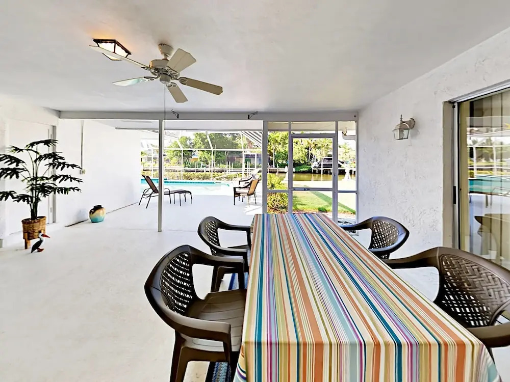 701 Emerald Harbor Drive Home 3 Bedrooms 2 Bathrooms Home