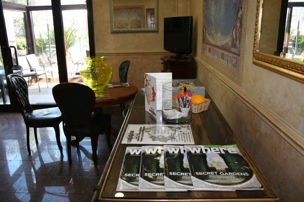 EURO HOUSE INN airport