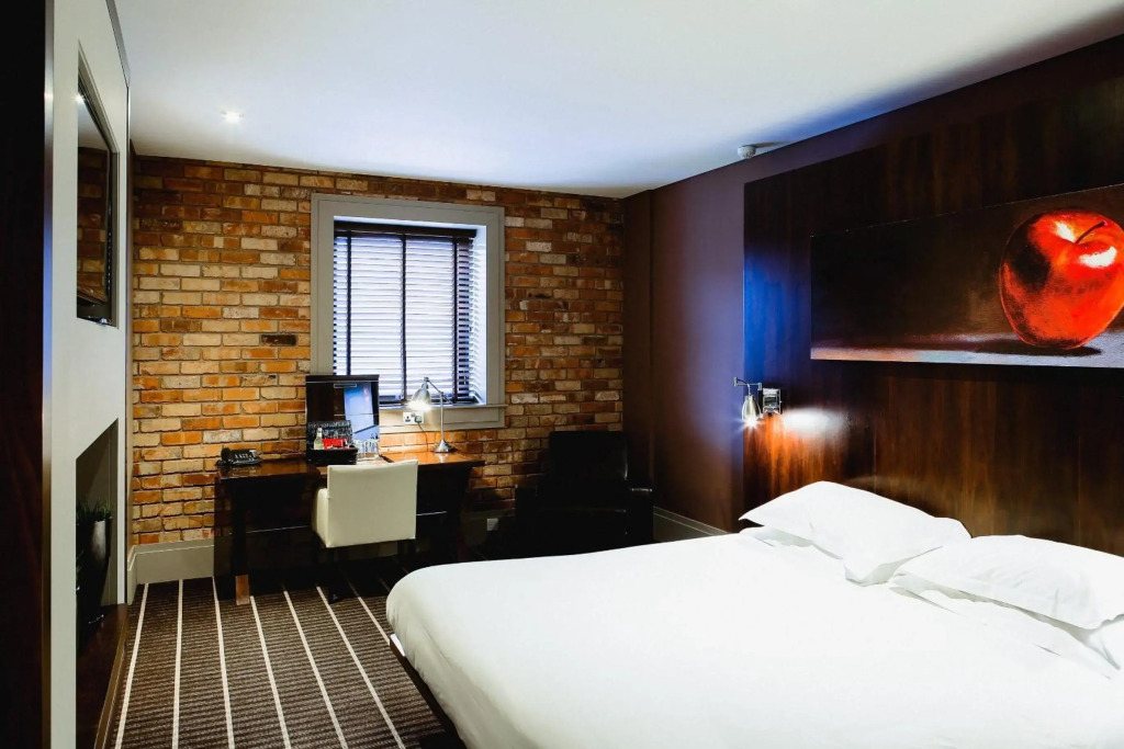 mour hotel
