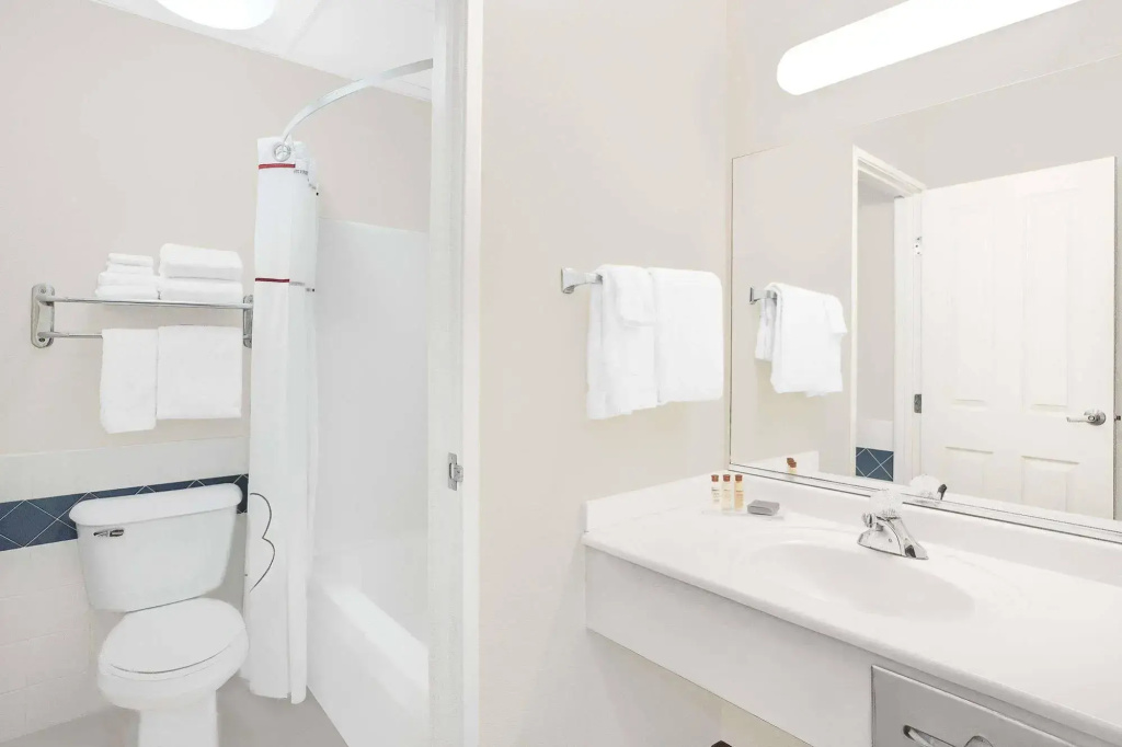 Cobblestone Suites - Oshkosh