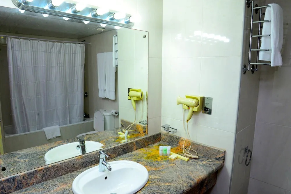 Golden Royale Hotel