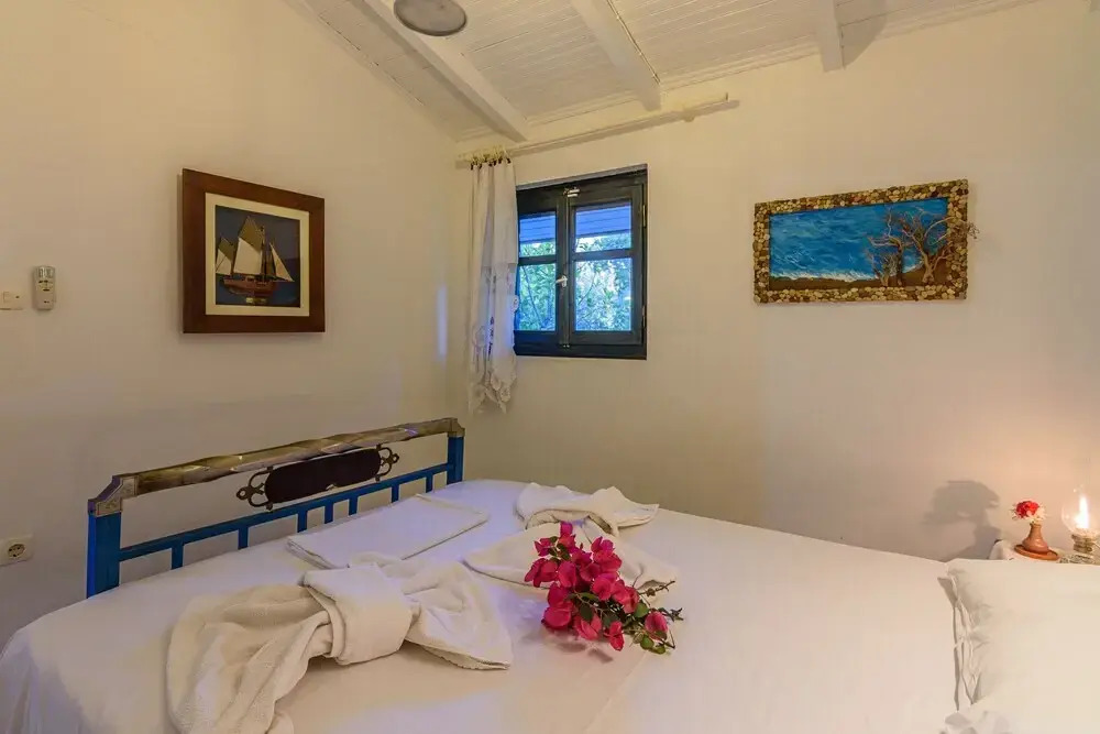 The Blue House Seaside Retreat - Fully equipped