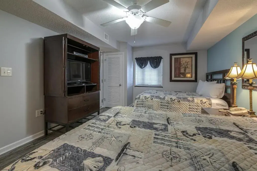 Yacht Club Villas #1-703