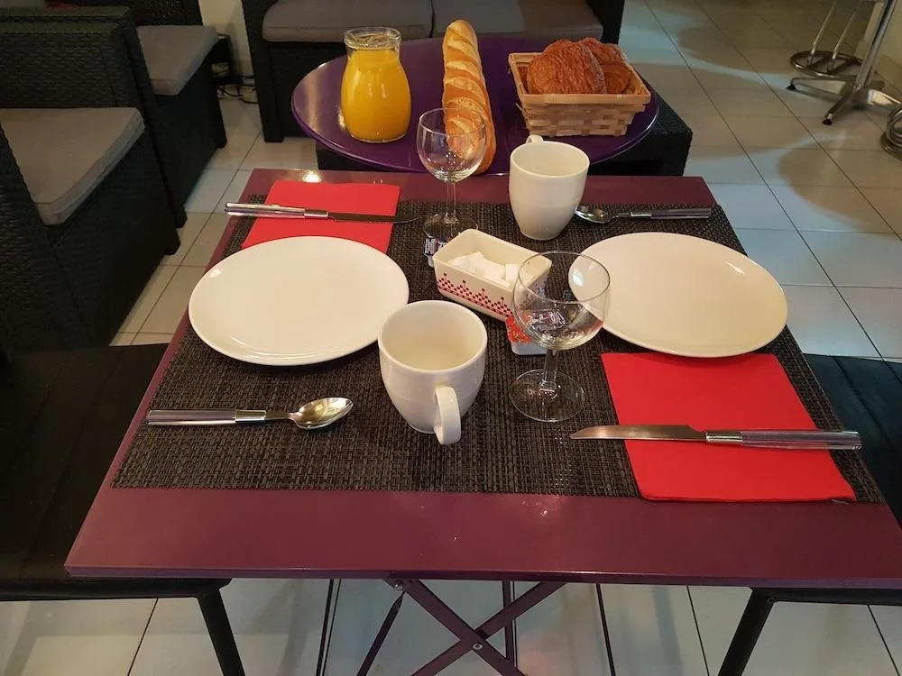 Felicidade Hostel