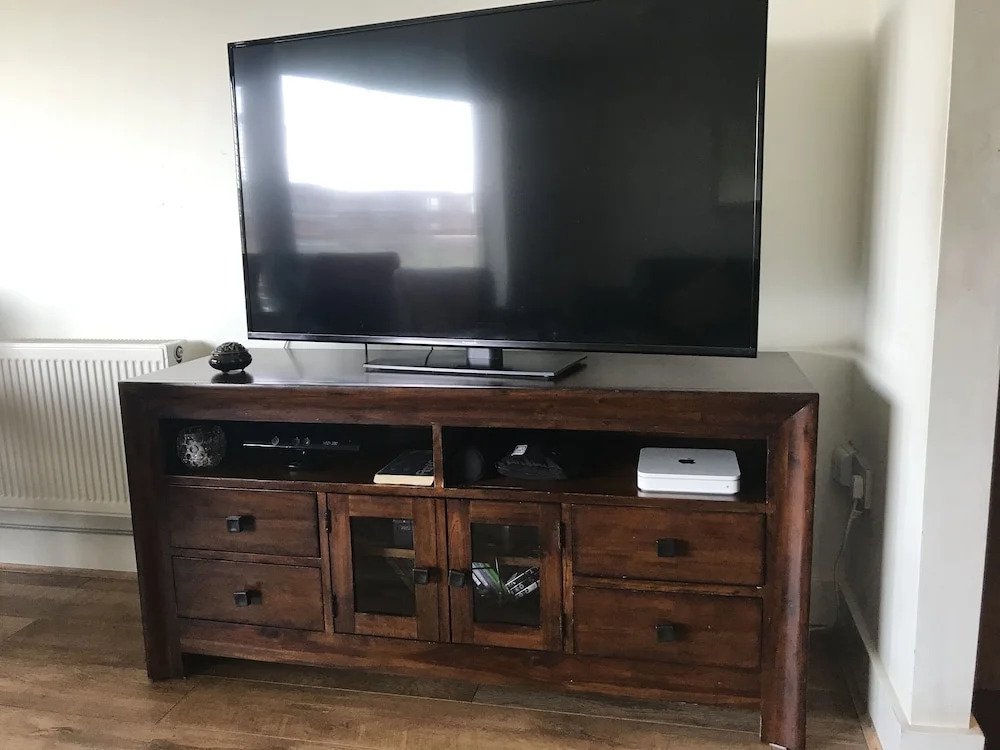 Lovely Spacious 2 Bedroom Family Flat