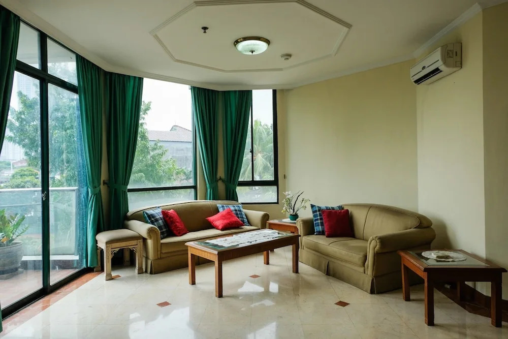 3Br with Pool View at Permata Gandaria Apartment