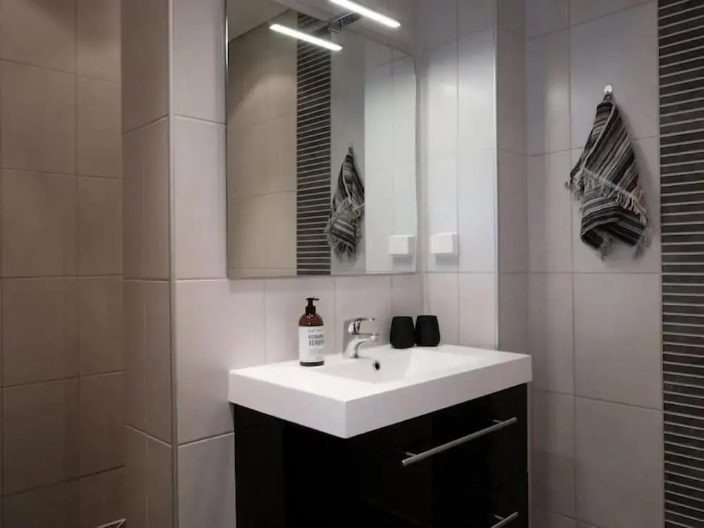 In the Heart of Brosundet! Fully Equipped 3 Bed Room Ap