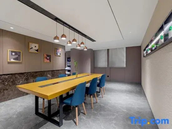 Qiushi Hotel (Urumgi International Convention andExhibition Center Branch)