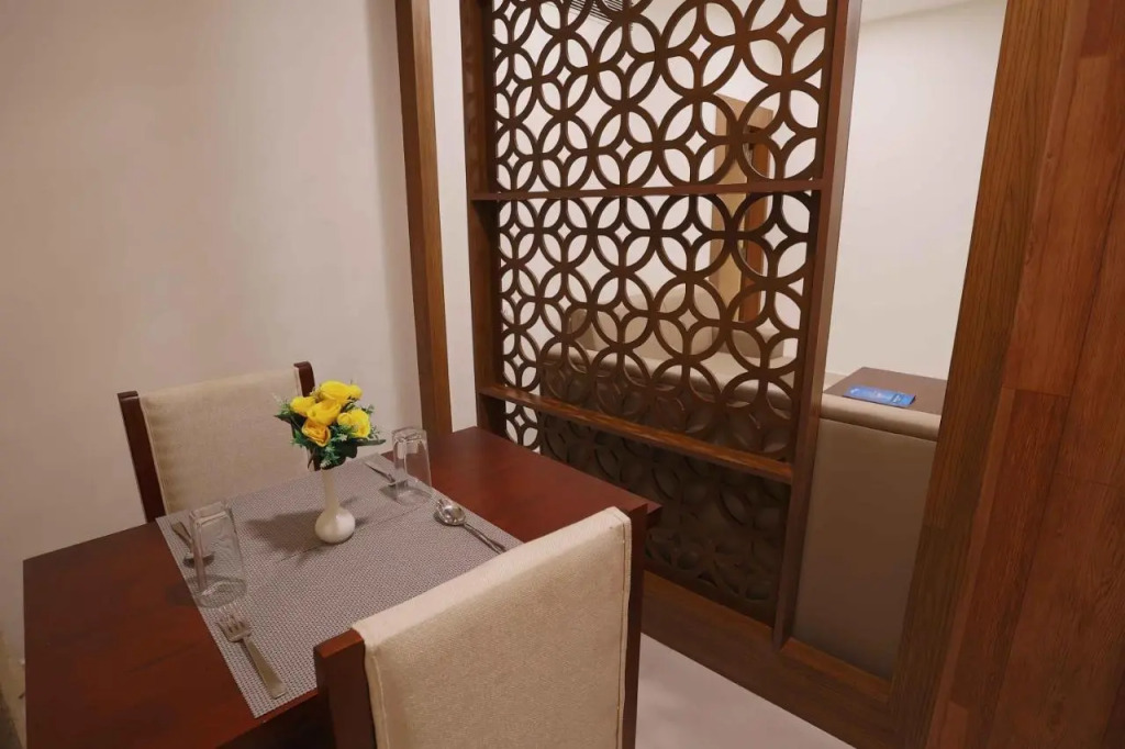 HOTEL BLUEMOON