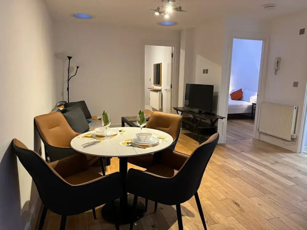 Westciti Chatsworth Road Apartments