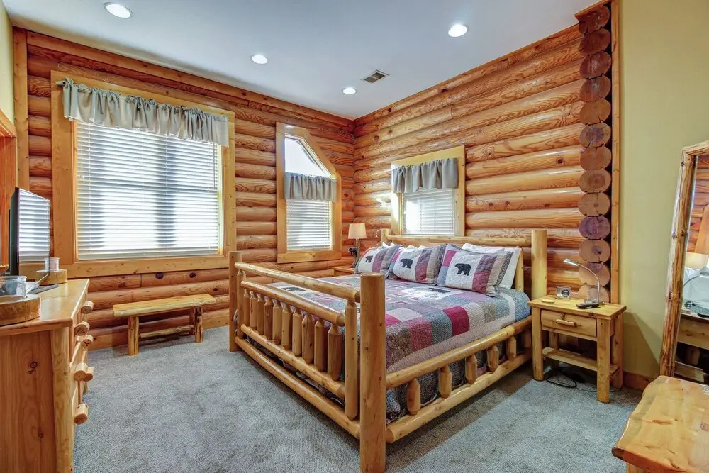 Near Dtwn! Multi-level Pigeon Forge Cabin w/ Pool