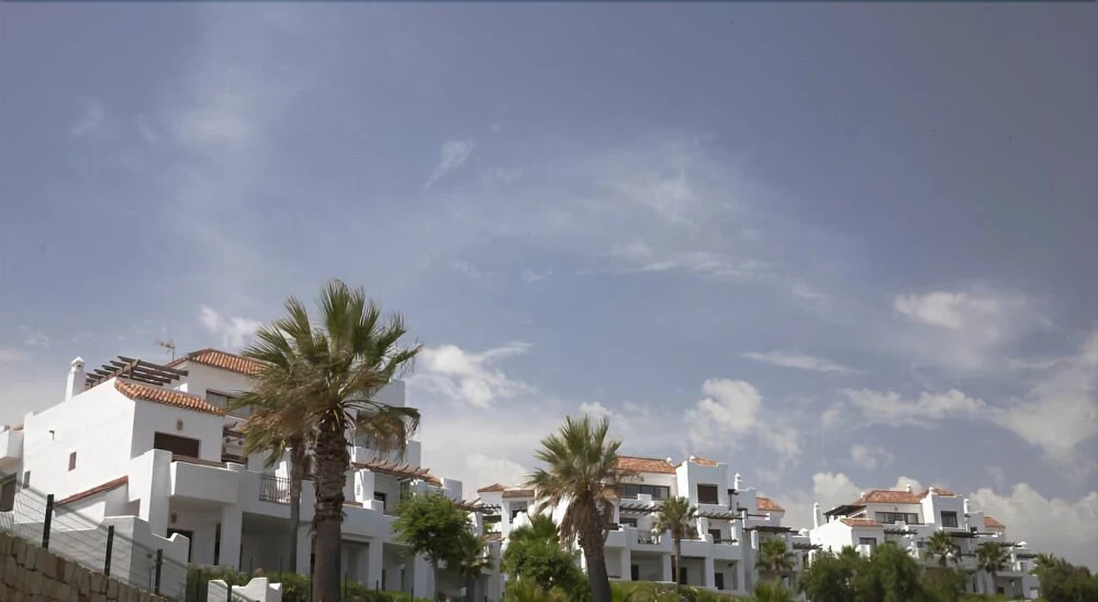 2 Bedrooms Apartment with Garden View