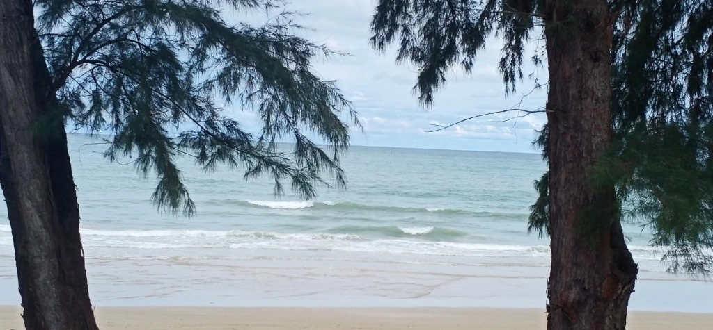 Sammy Seaview Mae ramphueng Beach Front Homestay Apartment แซมมี่ ซีวิว ที่พักวิวทะเลหน้าหาดแม่รำพึง