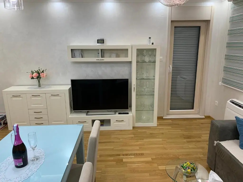 Panoramic sea view 3-bedroom apartment 50 m from the sea