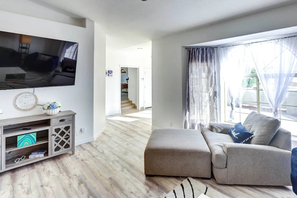 Lake Havasu Home w/ Heated Pool & Putting Green