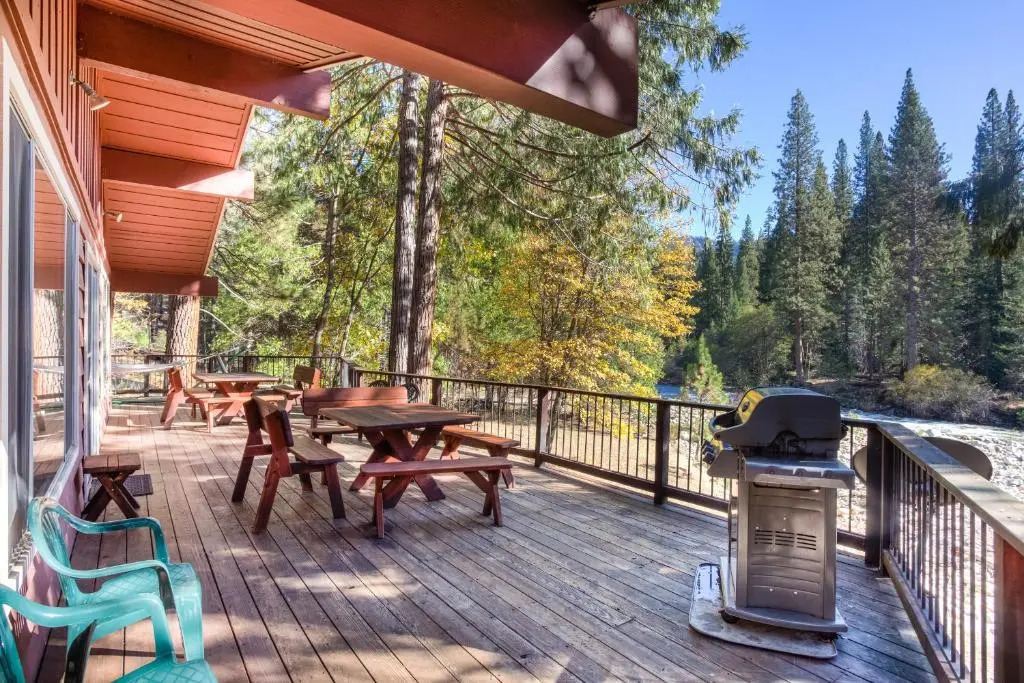 64 River Lodge