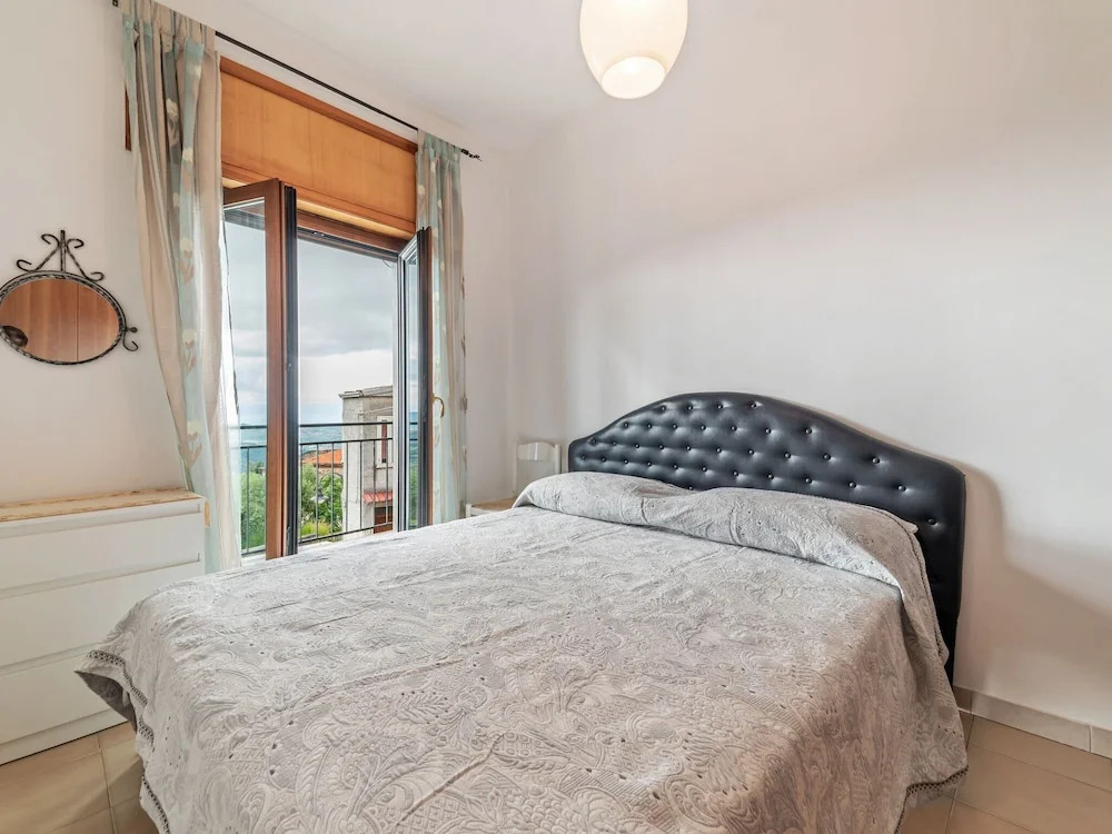 Peaceful Holiday Home in Perdifumo With Balcony