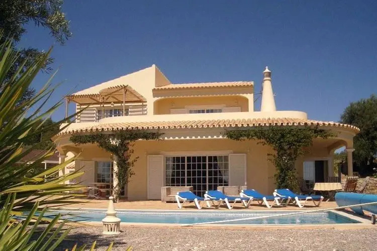 Comfortable detached child-friendly villa with private pool