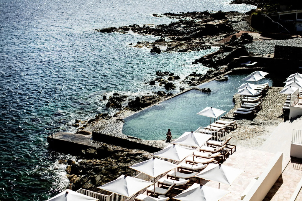 Les Roches Rouges, a Beaumier hotel